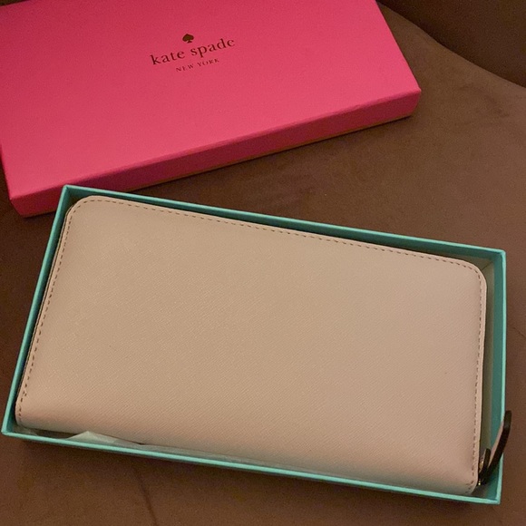 Kate Spade 2 Park Avenue Saffiano Lacey Wallet - Picture 2 of 3